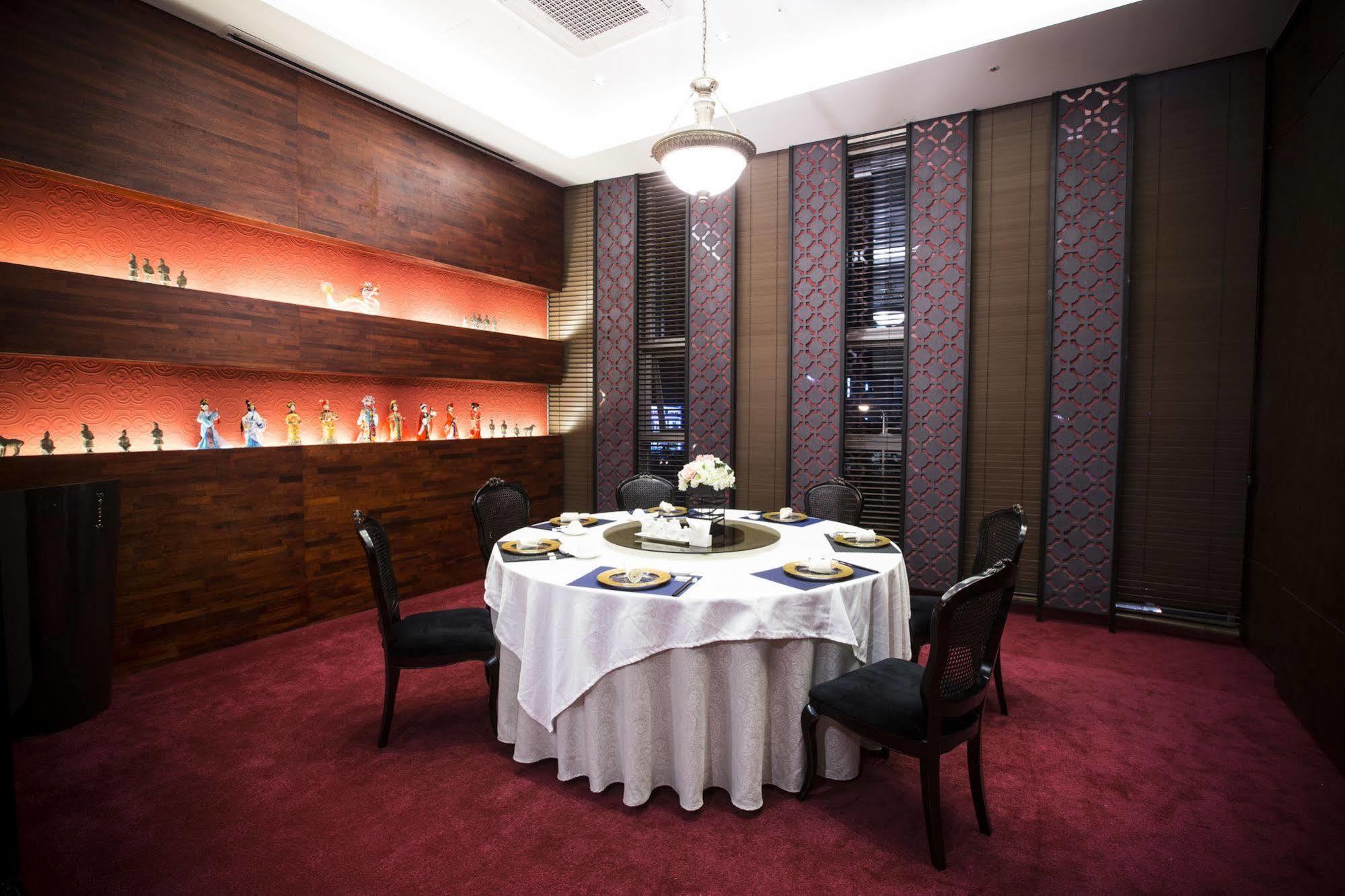 I Square Hotel
