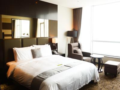 I Square Hotel
