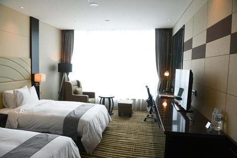 Hotel I Square