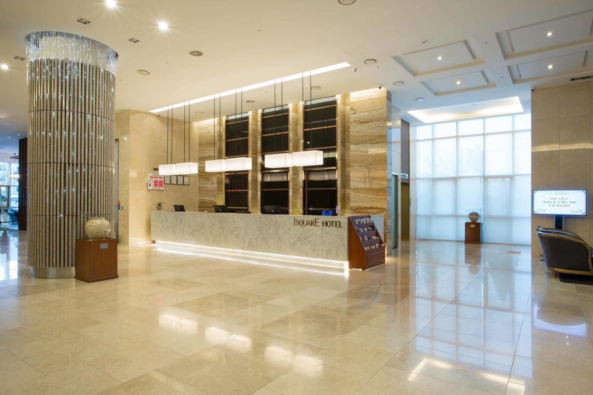 Hotel I Square